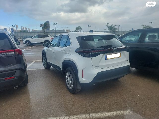 טויוטה יאריס קרוס