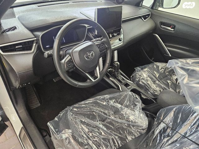 טויוטה קורולה קרוס