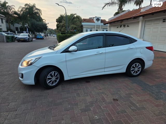 יונדאי אקסנט i25