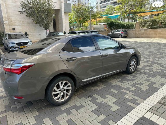 טויוטה קורולה