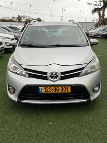 מודעת רכב טויוטה ורסו