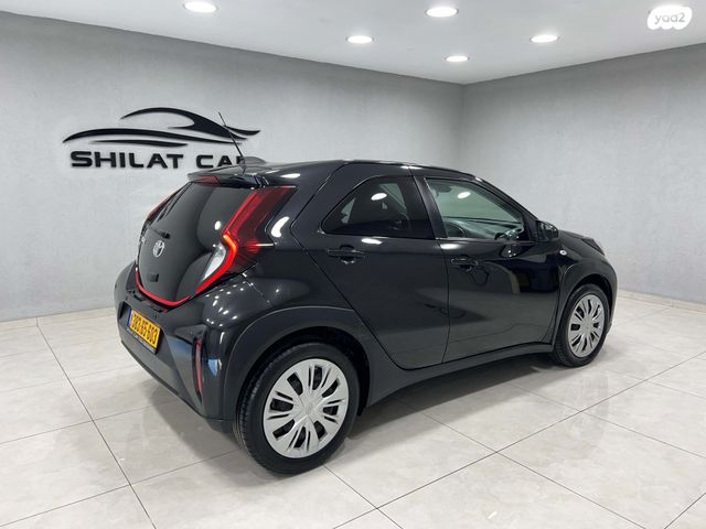 טויוטה אייגו X