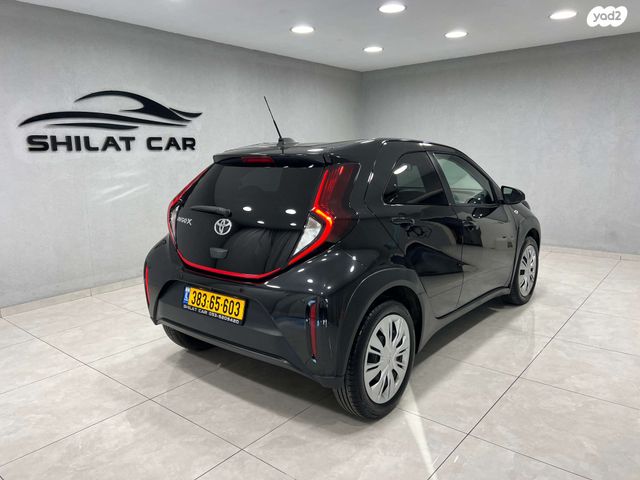 טויוטה אייגו X