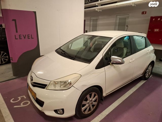 מודעת רכב טויוטה יאריס