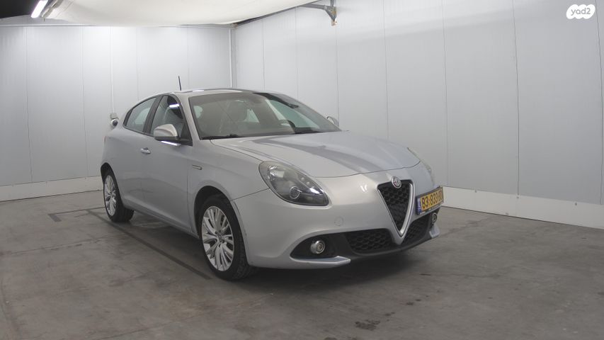 אלפא רומיאו ג'ולייטה