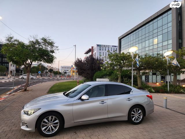 אינפיניטי Q50