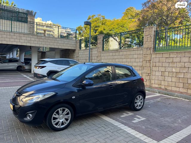 מודעת רכב מאזדה 2
