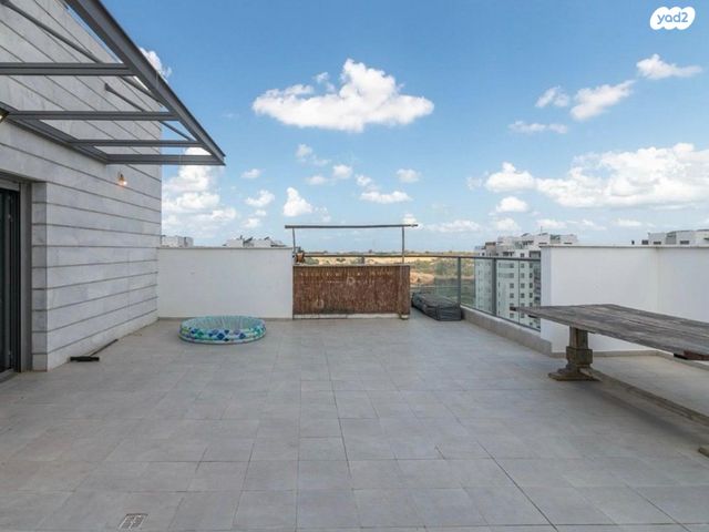 עוזי חיטמן 3