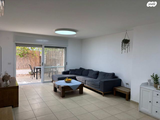 דירת גן, נחל קנה 1, צור יצחק, צור יצחק