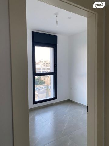 דירה, רמב"ם 10, הדר, רמת השרון