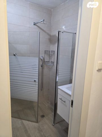 דירת גן, שדרות דוד בן גוריון 85, חב"ד, קרית מלאכי