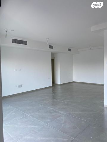 דירה, רמב"ם 10, הדר, רמת השרון