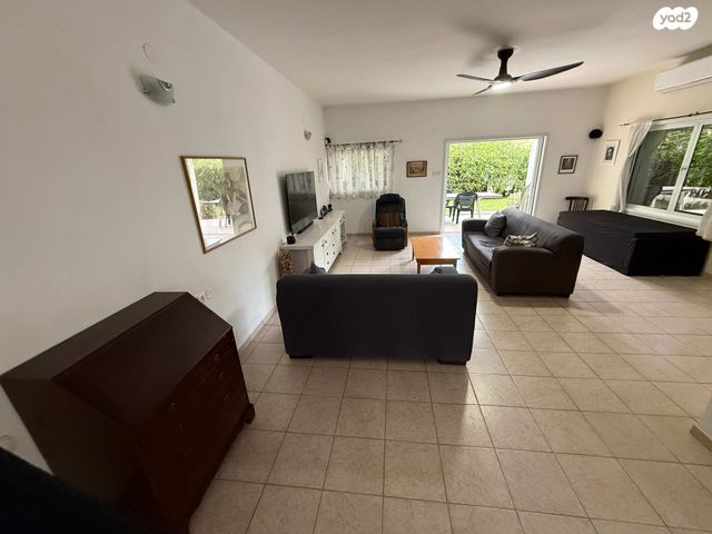 דו משפחתי, גבעתי 11, שאר העיר, מזכרת בתיה