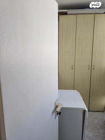 אליקים המלך 9