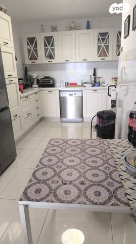 דירה, מטולה 4, נווה רם, שיכון מזרחי, רמת גן