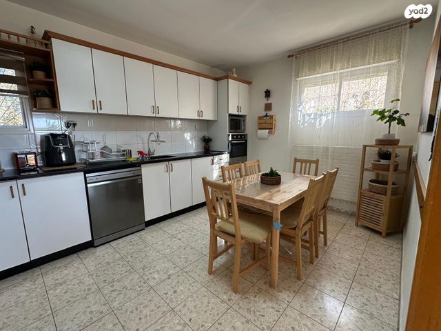 דירה, שמואל תמיר כצנלסון 7, פסגת זאב, ירושלים