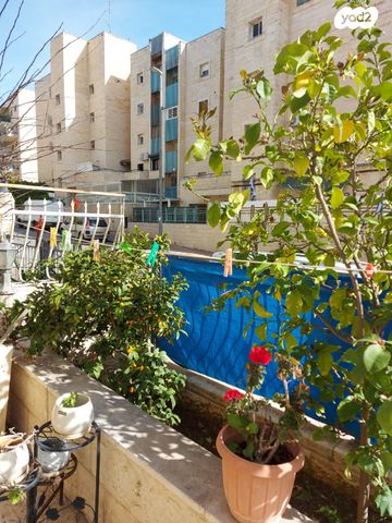 דירת גן, שמחה הולצברג 30, פסגת זאב, ירושלים