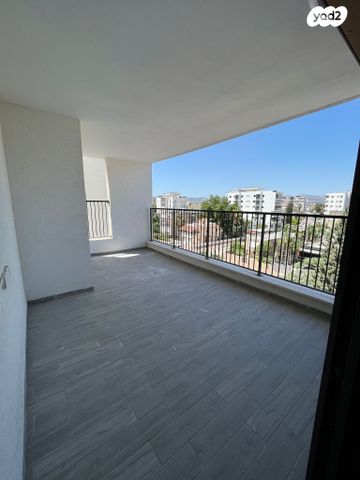 דירה, איינשטיין 11, מרכז העיר, עפולה