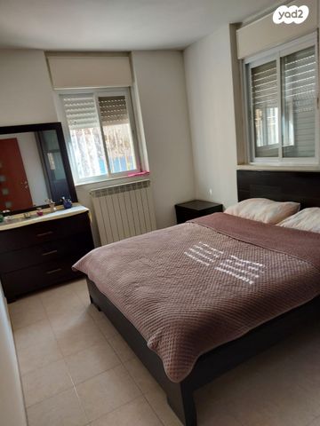 דירת גן, שמחה הולצברג 30, פסגת זאב, ירושלים