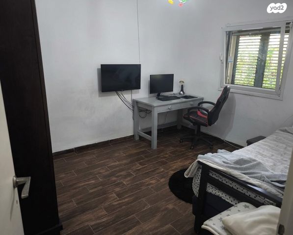 בית פרטי/ קוטג', יצחק בן צבי 50, קרית בנימין, קרית אתא