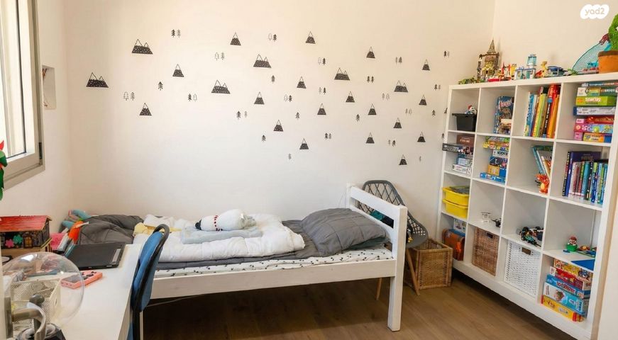 דירה, הר הצופים 21, רחובות ההולנדית, רחובות