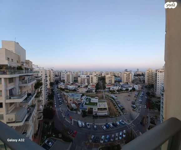 פנחס אילון 2