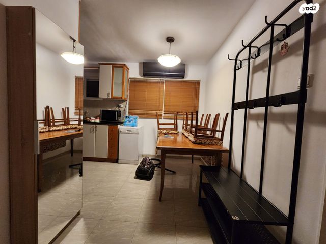 שדרות ג'יימס דה רוטשילד 73