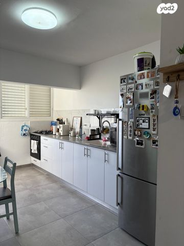 דירה, הוגו מולר 53, מרכז העיר, קרית אתא