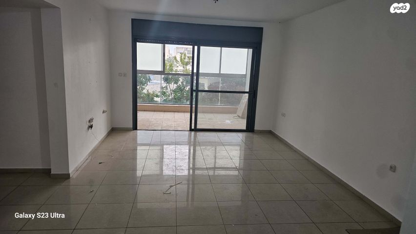 שושנה דמארי 18