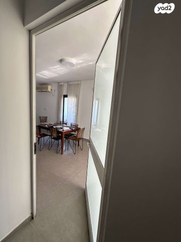 דירה, בנימין מטודלה 25, שיכון דן, נווה דן, תל אביב יפו