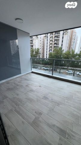 דירה, דרך לוי אשכול 73, שיכון רסקו, קרית אונו