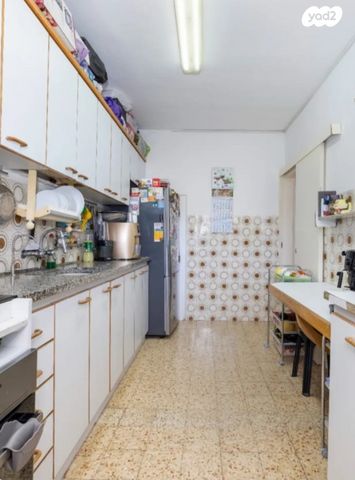 דירה, כובשי החרמון 11, שעריים, רחובות