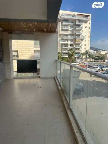 דירה, שדרות רובע יזרעאל 44, רובע יזרעאל סביוני העמק, עפולה