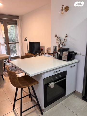 דירה, שדרות הטייס 3, שכונת יהלום, מרכז העיר ב, רמת גן