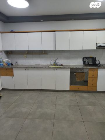 דירה, חב"ד 4, מחנה יהודה, פתח תקווה