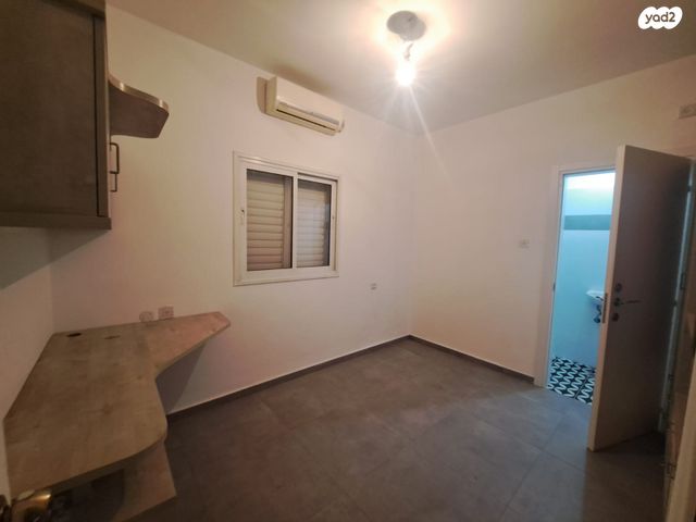 דירה, חב"ד 4, מחנה יהודה, פתח תקווה