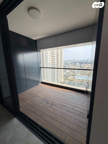 דירה, תוצרת הארץ 5, נחלת יצחק, תל אביב יפו