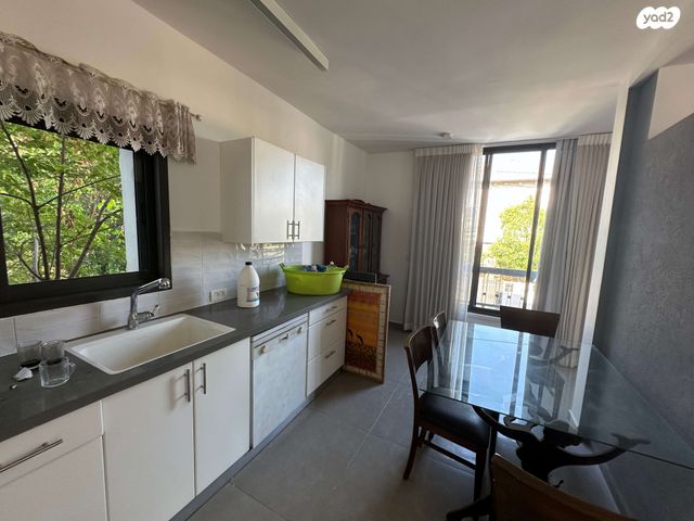 דירה, בנימין מטודלה 25, שיכון דן, נווה דן, תל אביב יפו