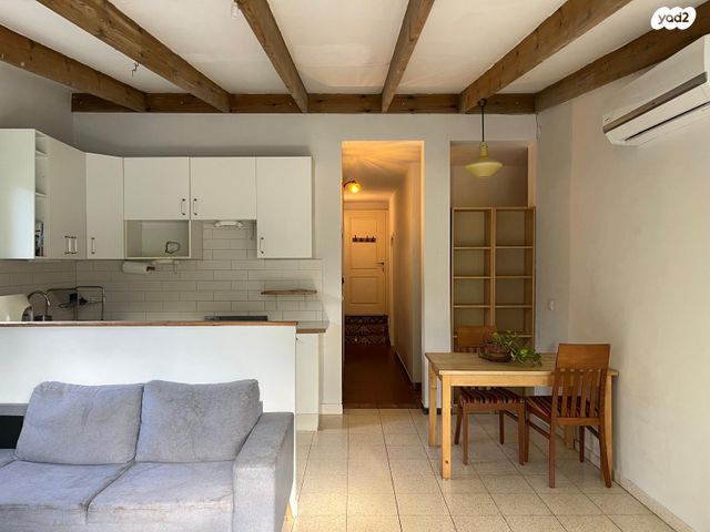 עמנואל טובים 12