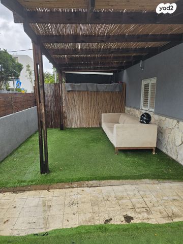 פליטי הספר 16