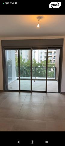 דירה, דרך לוי אשכול 73, שיכון רסקו, קרית אונו