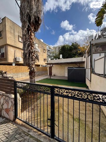 בית פרטי/ קוטג', פרץ סמולנסקין 5, רסקו ב', חולון