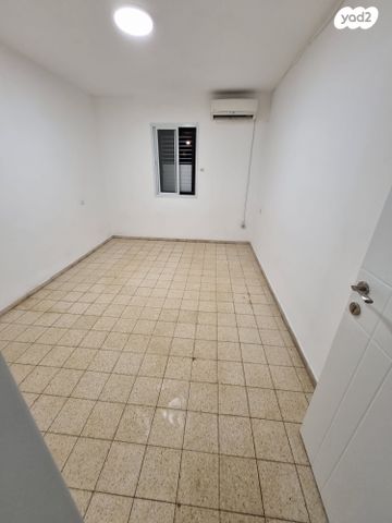 דירה, שדרות יעקב (ג'ירופי) 66, שיכוני המזרח, ראשון לציון