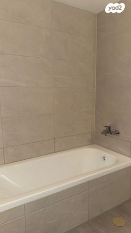 דירה, דרך לוי אשכול 73, שיכון רסקו, קרית אונו