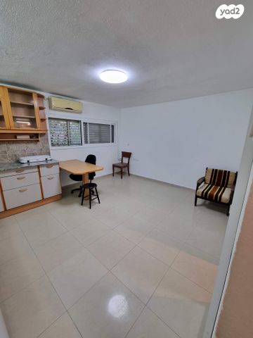 צביה לובטקין 24