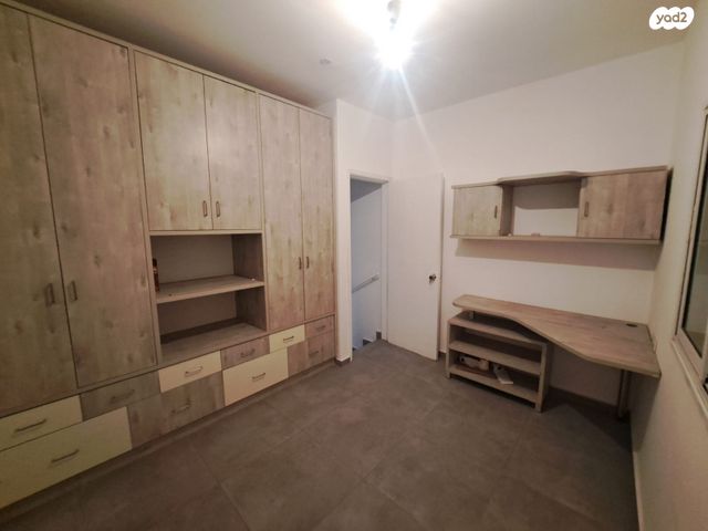 דירה, חב"ד 4, מחנה יהודה, פתח תקווה