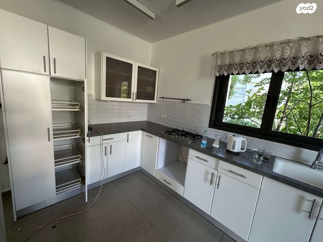 דירה, בנימין מטודלה 25, שיכון דן, נווה דן, תל אביב יפו