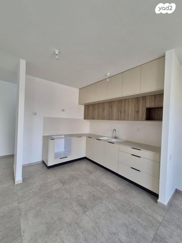 דירה, הרב דנגור 17, פרדס כץ, בני ברק