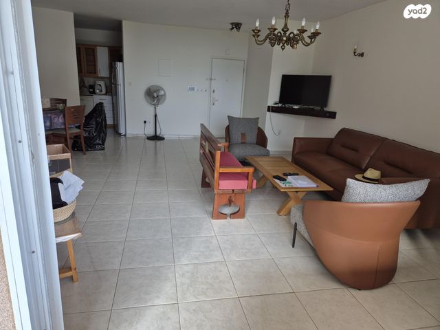 דירה, הל"ה 8, קרית ויצמן, רעננה