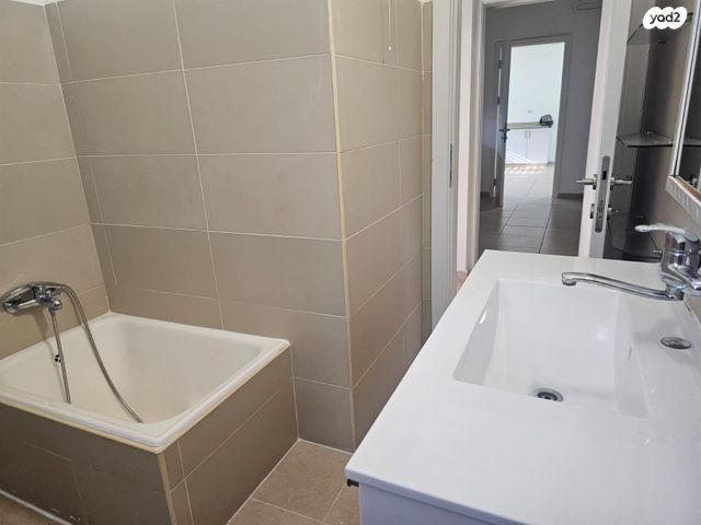 בית פרטי/ קוטג', השרון 23, 212 מזרח, אבן יהודה